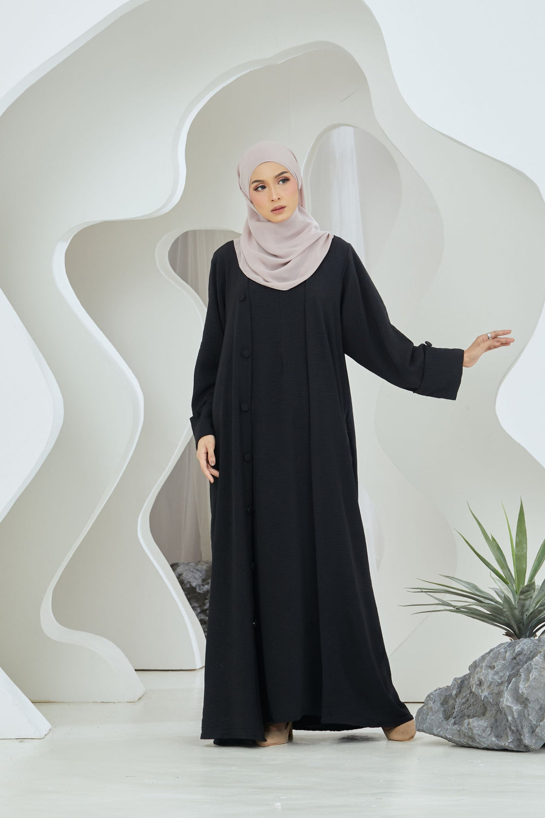 Hani Two-piece Abaya in Black