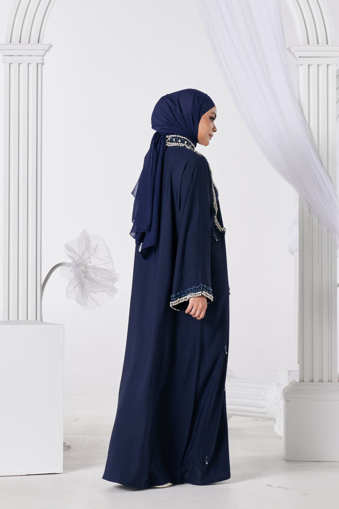 PO Luxe Series : Jeliqa Abaya in Navy