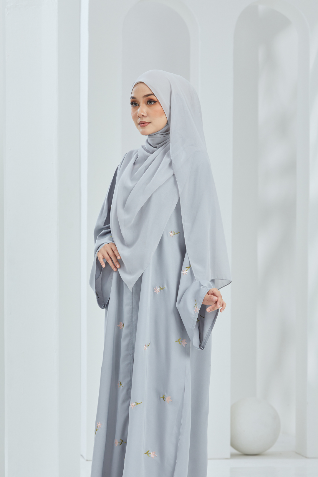 Azalea Abaya in Grey