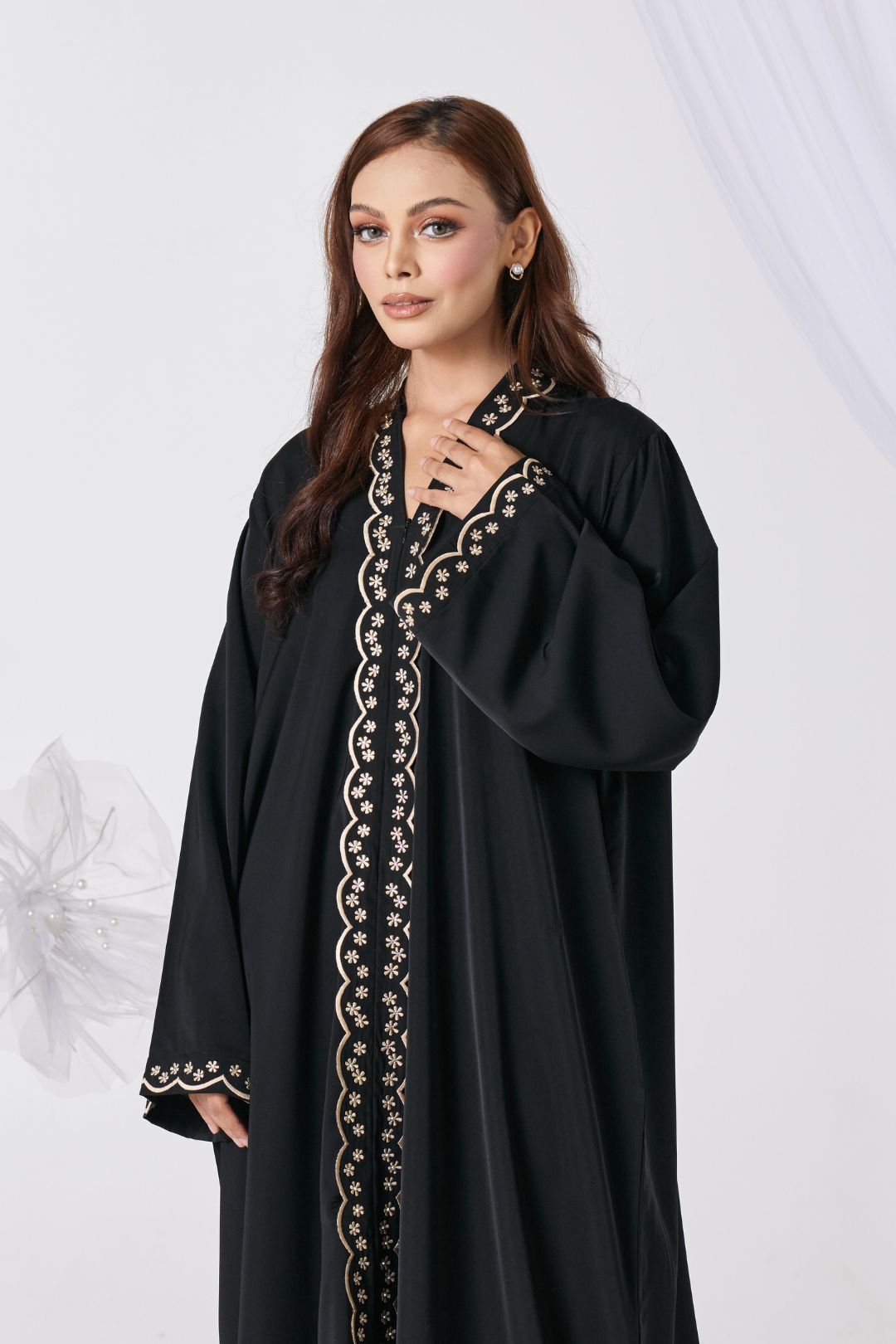 Sabreen Abaya in Black