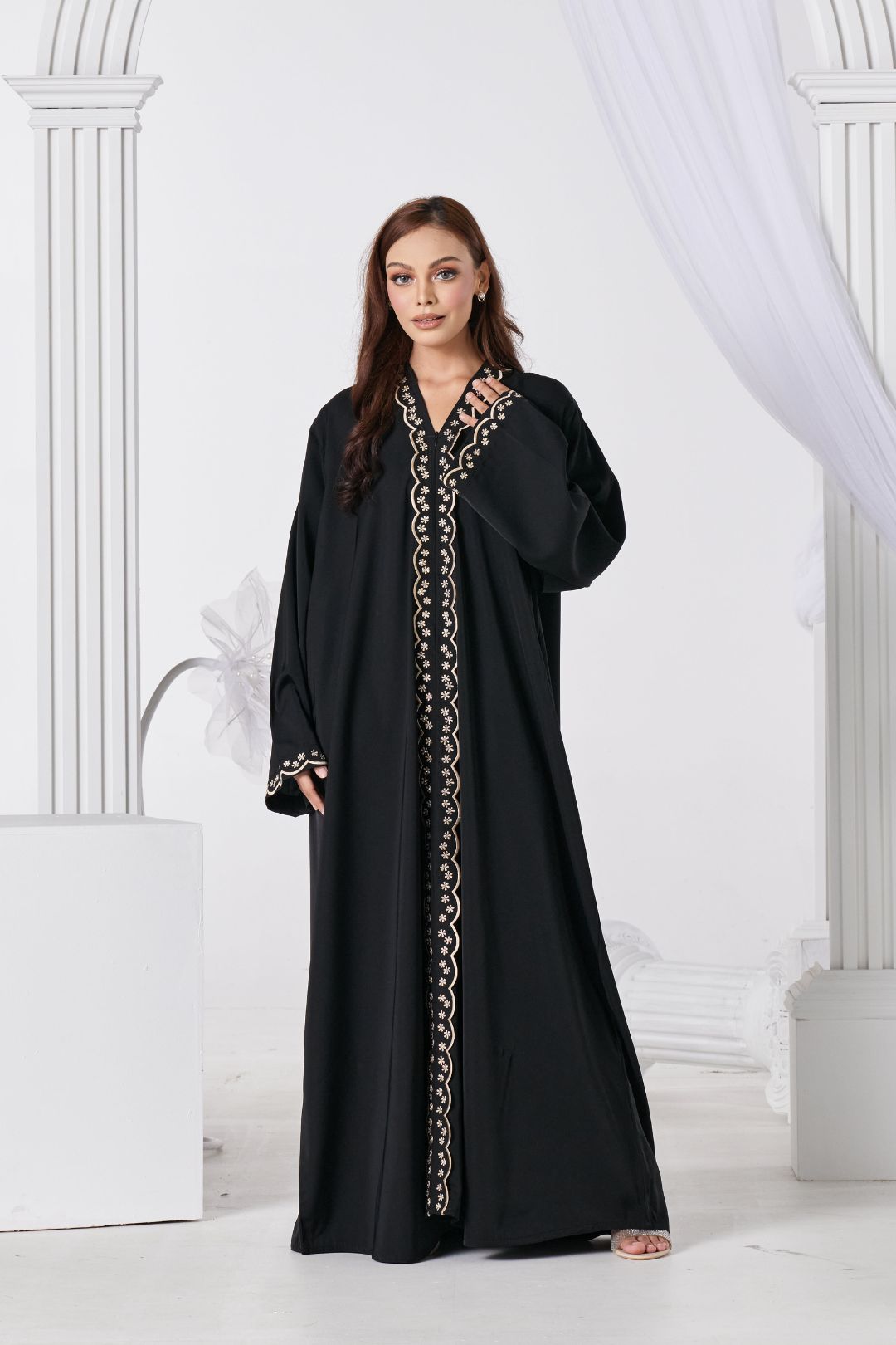 Sabreen Abaya in Black