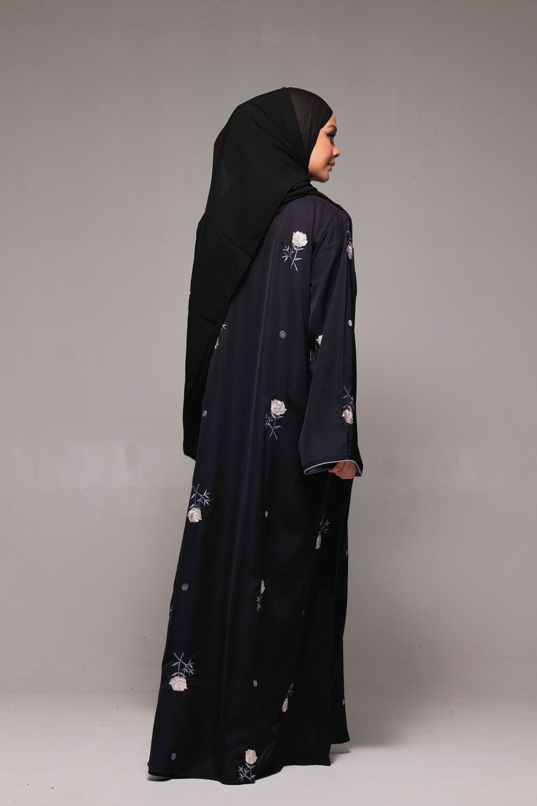 Ivory Abaya in Black