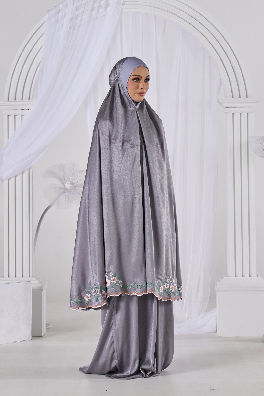 Inara Telekung in Grey