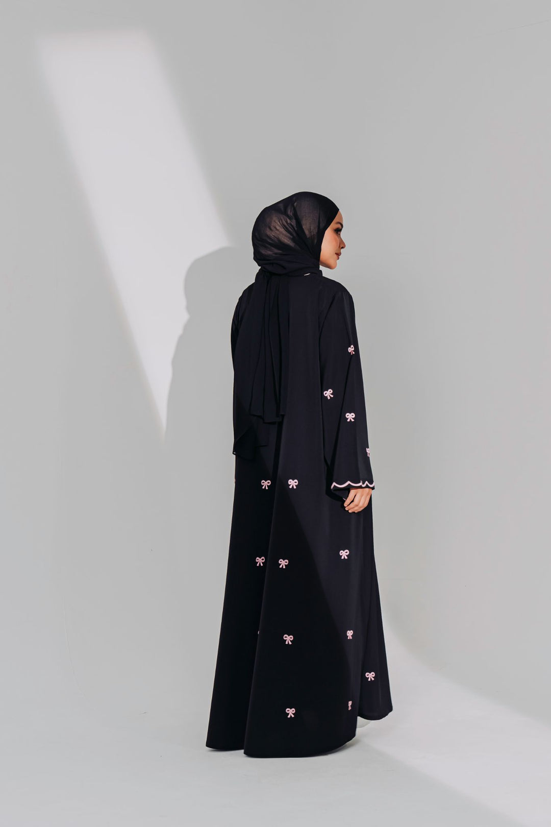 Nabiha Abaya in Black