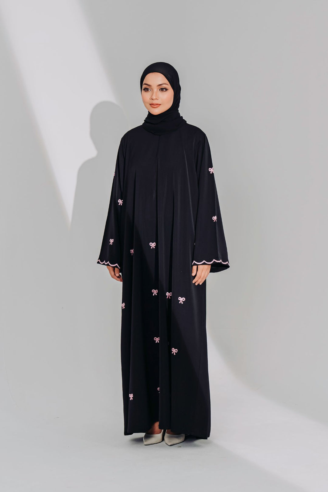 Nabiha Abaya in Black