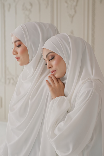 Warda Khimar Set in White