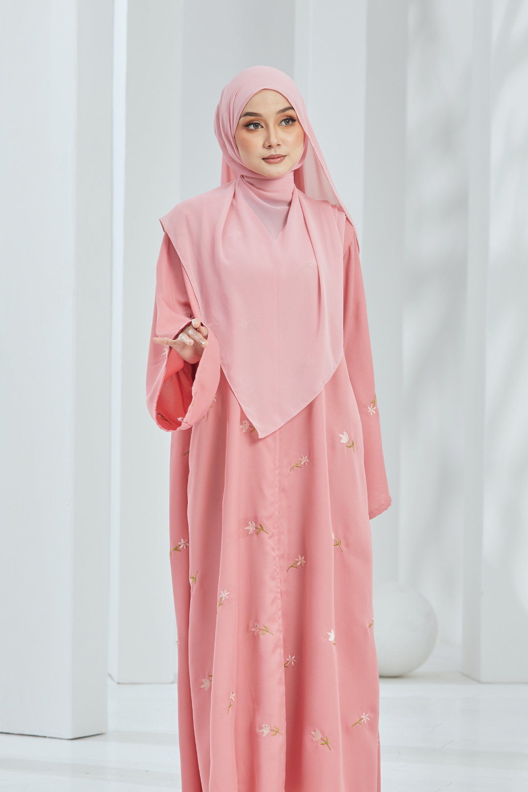 Azalea Abaya in Sweet Pink