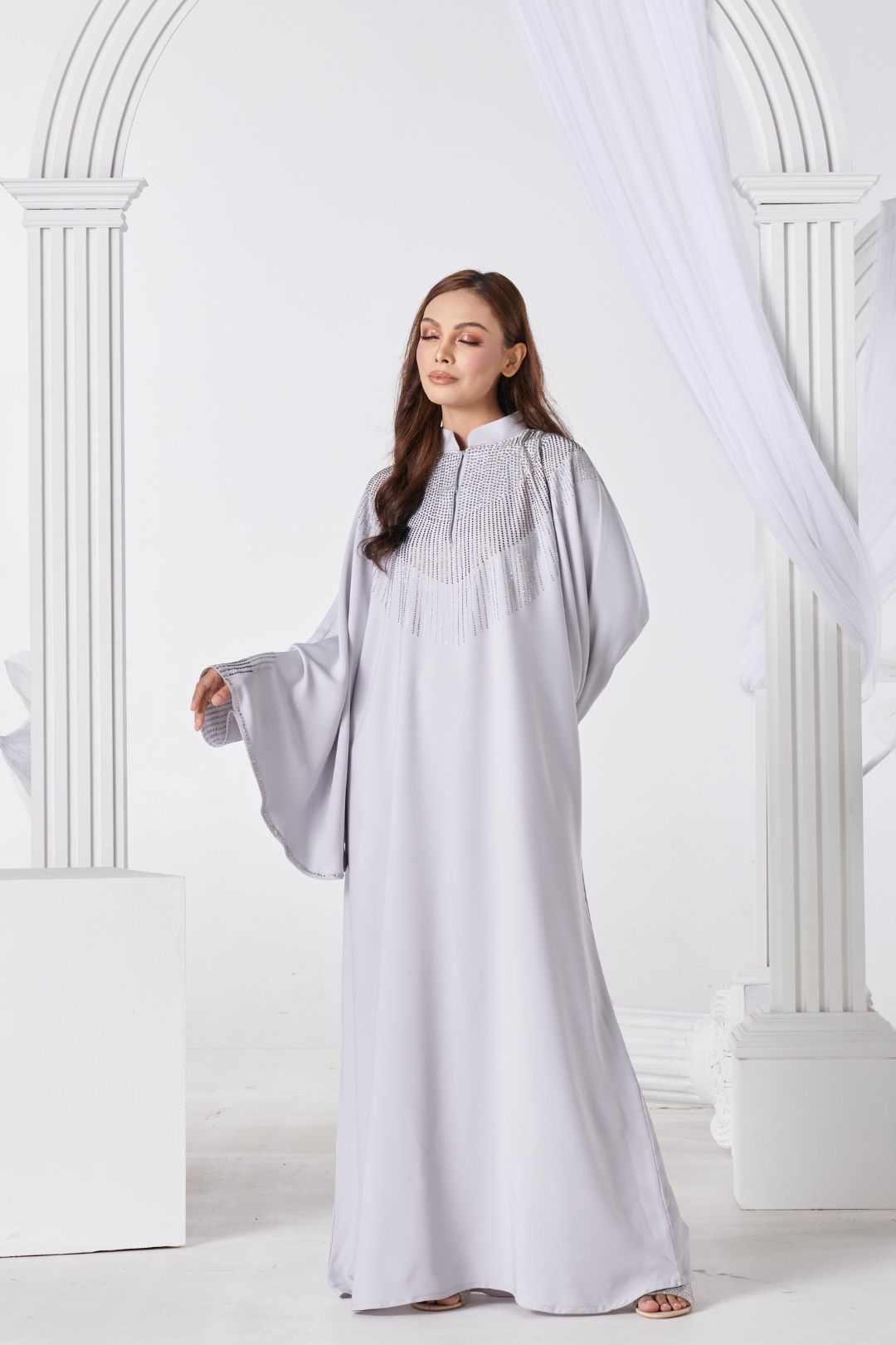 Dalila Abaya in Grey