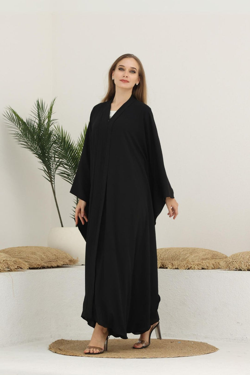 Nelissa Kaftan in Black