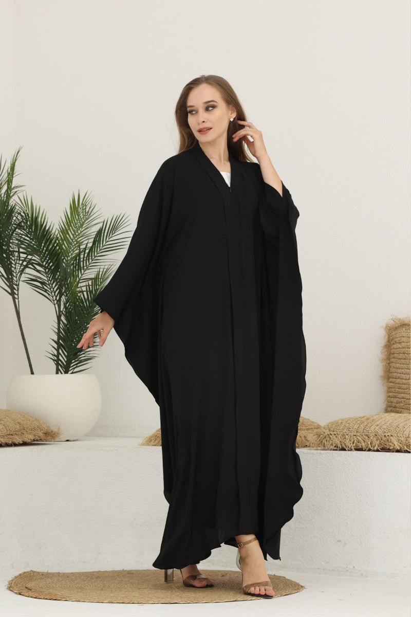 Nelissa Kaftan in Black