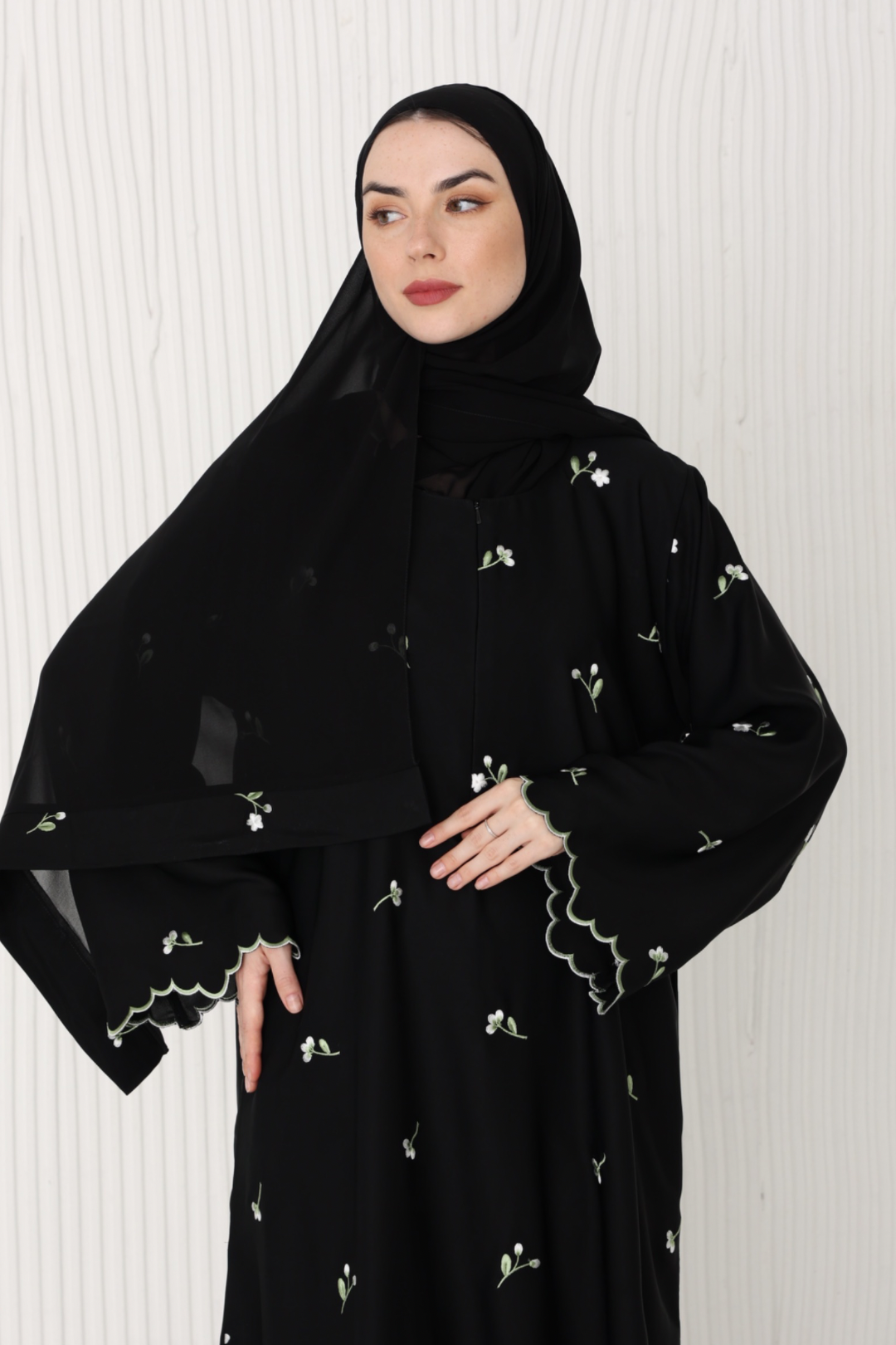 Takisha Abaya in Black