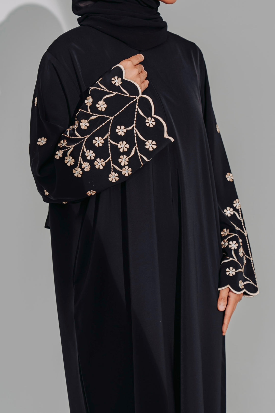 Moliana Abaya