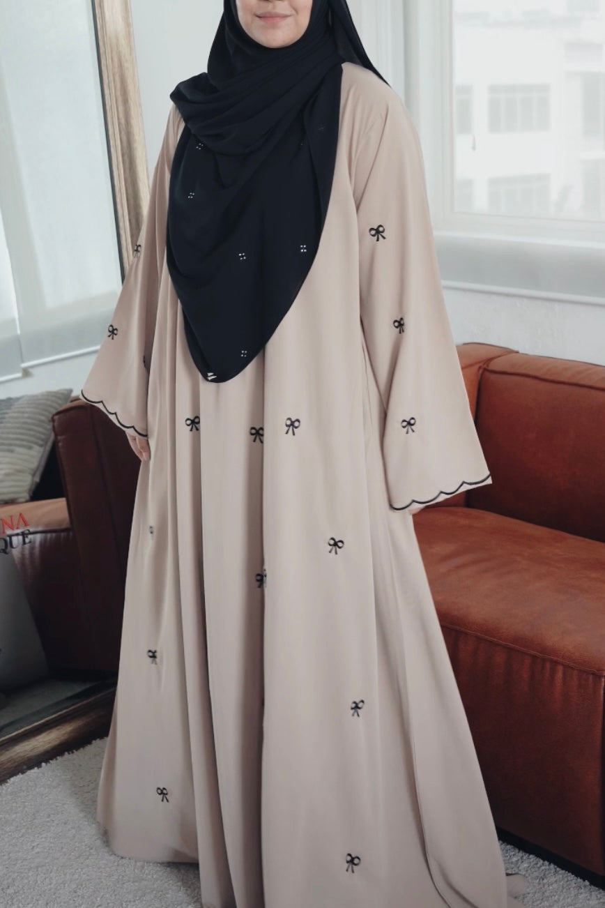 Nabiha Abaya in Cream