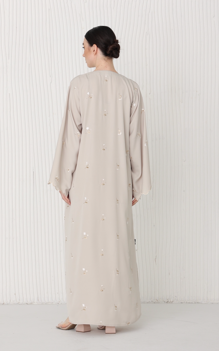 Takisha Abaya in Beige