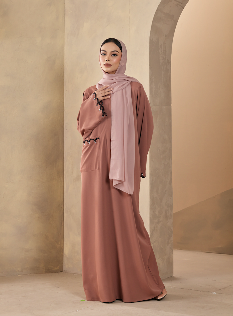 Erza Abaya in Dusty Pink