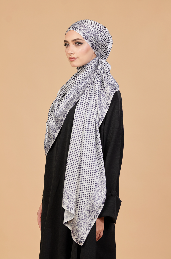 Tatreez Ghutra Shawl in White