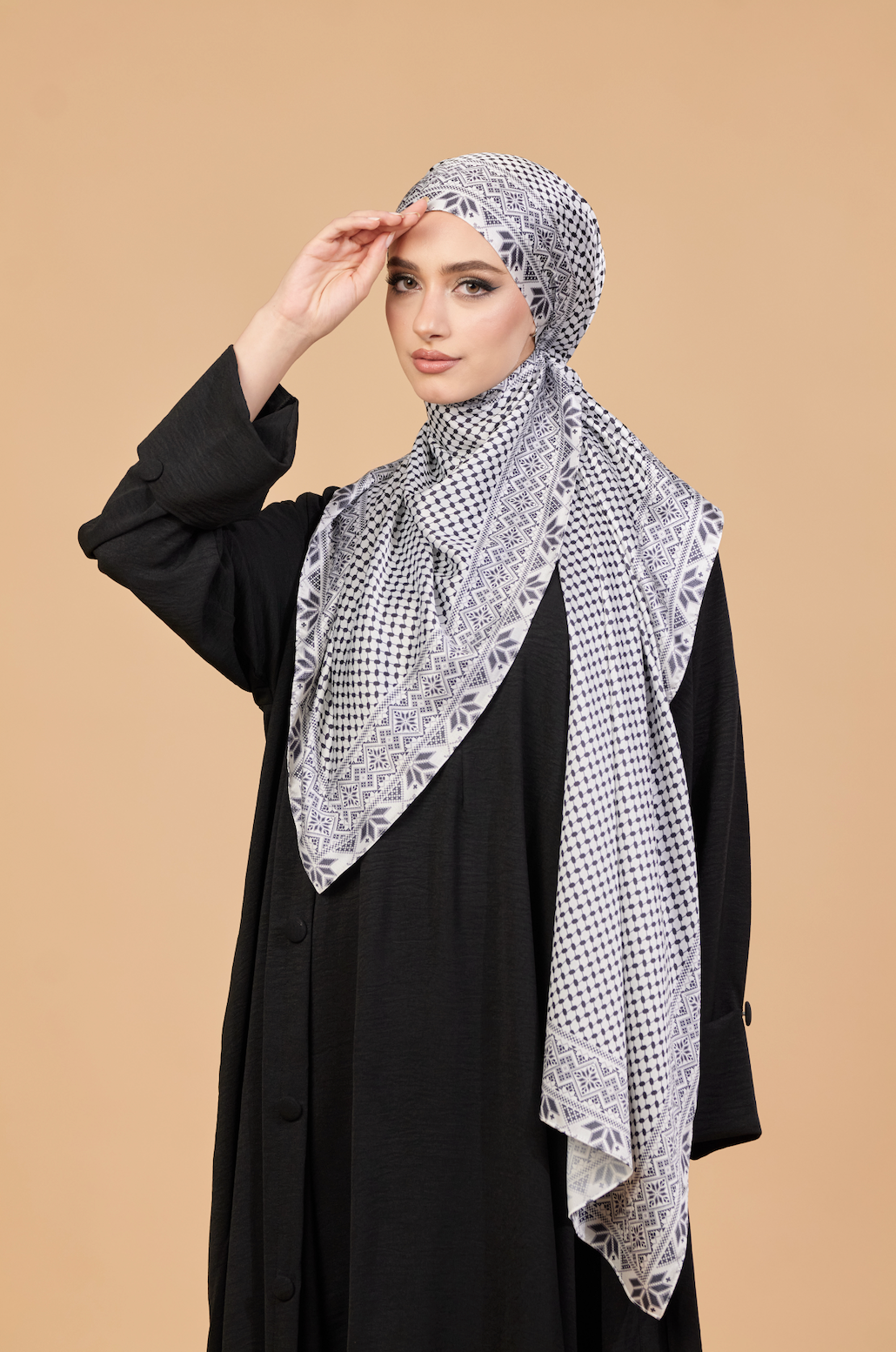 Tatreez Ghutra Shawl in White