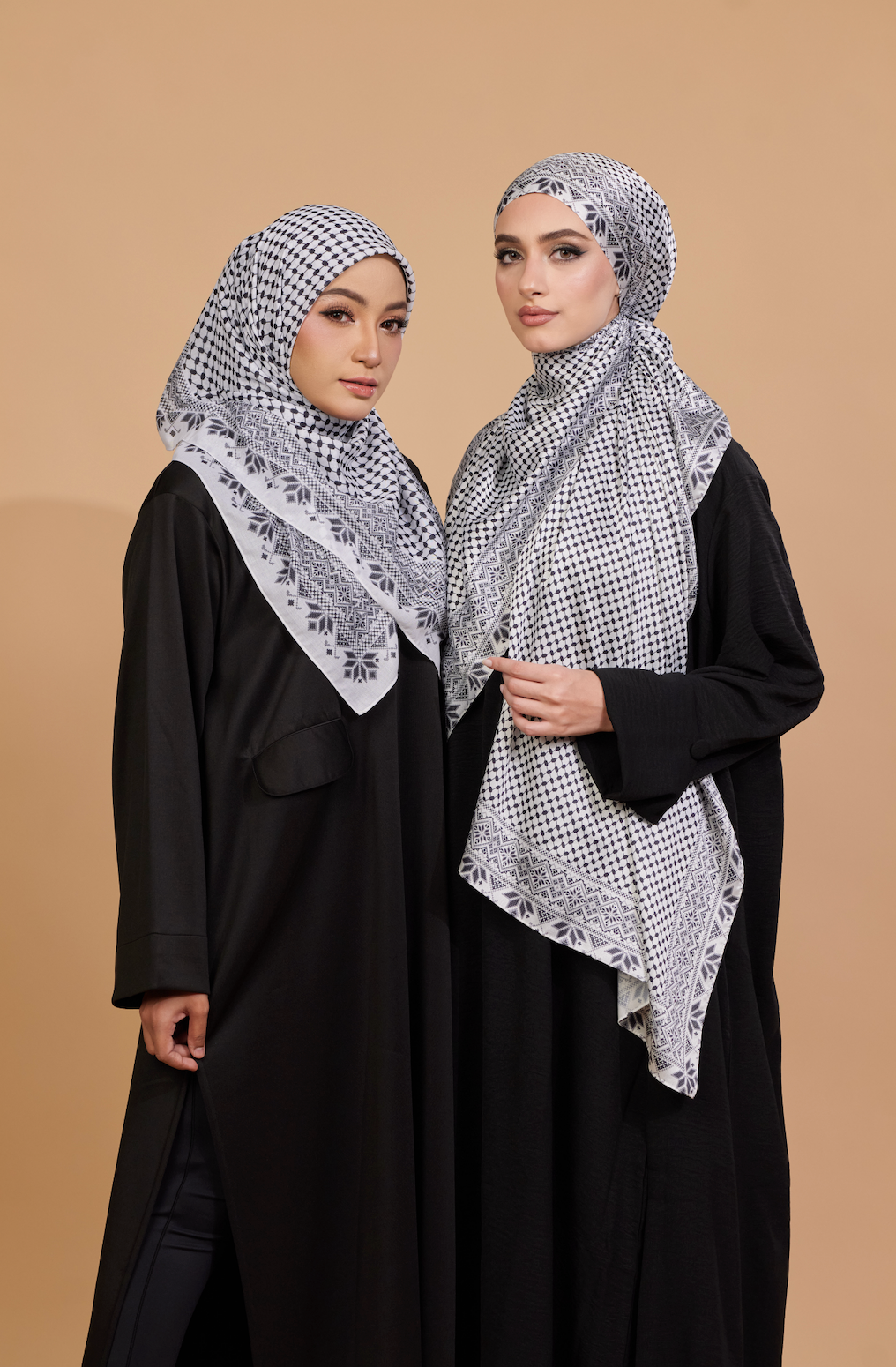 Tatreez Ghutra Shawl in White