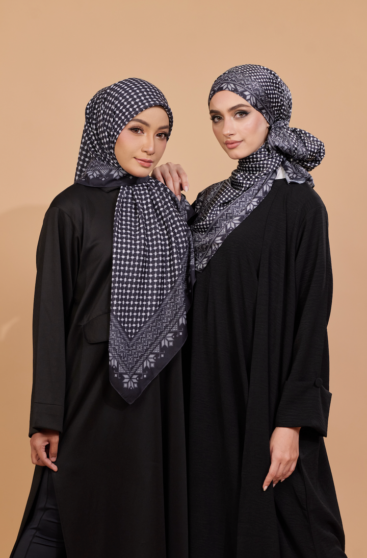 Tatreez Ghutra Shawl in Black