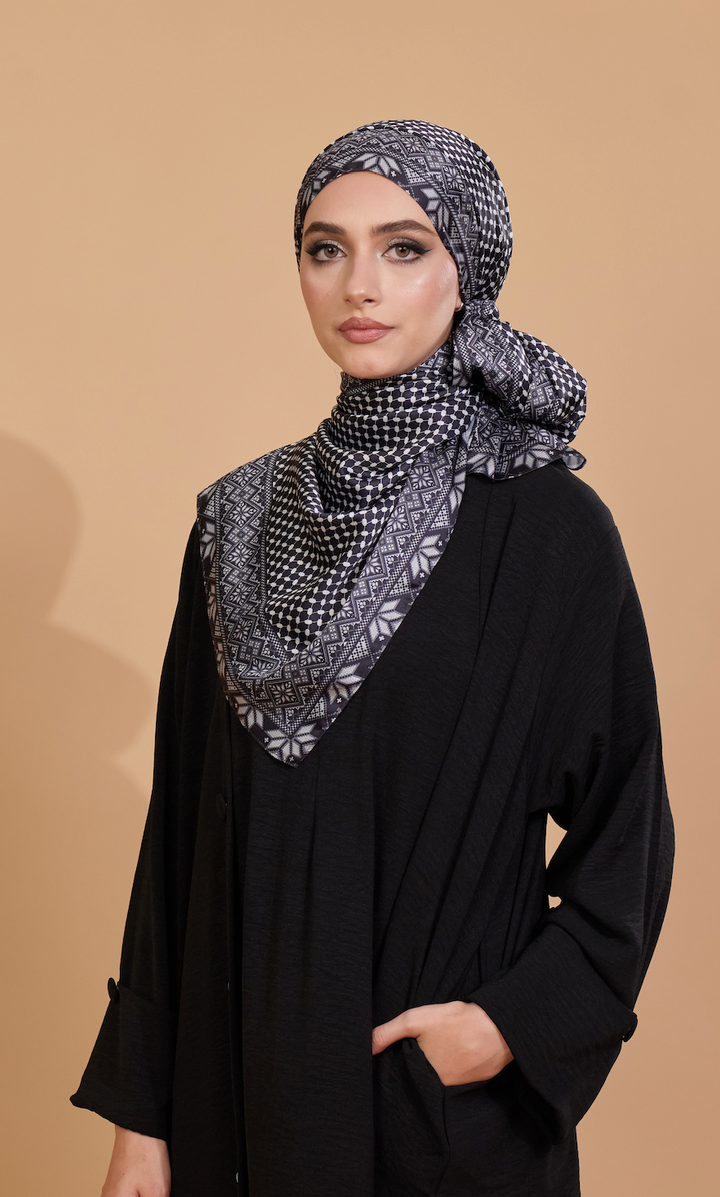 Tatreez Ghutra Shawl in Black