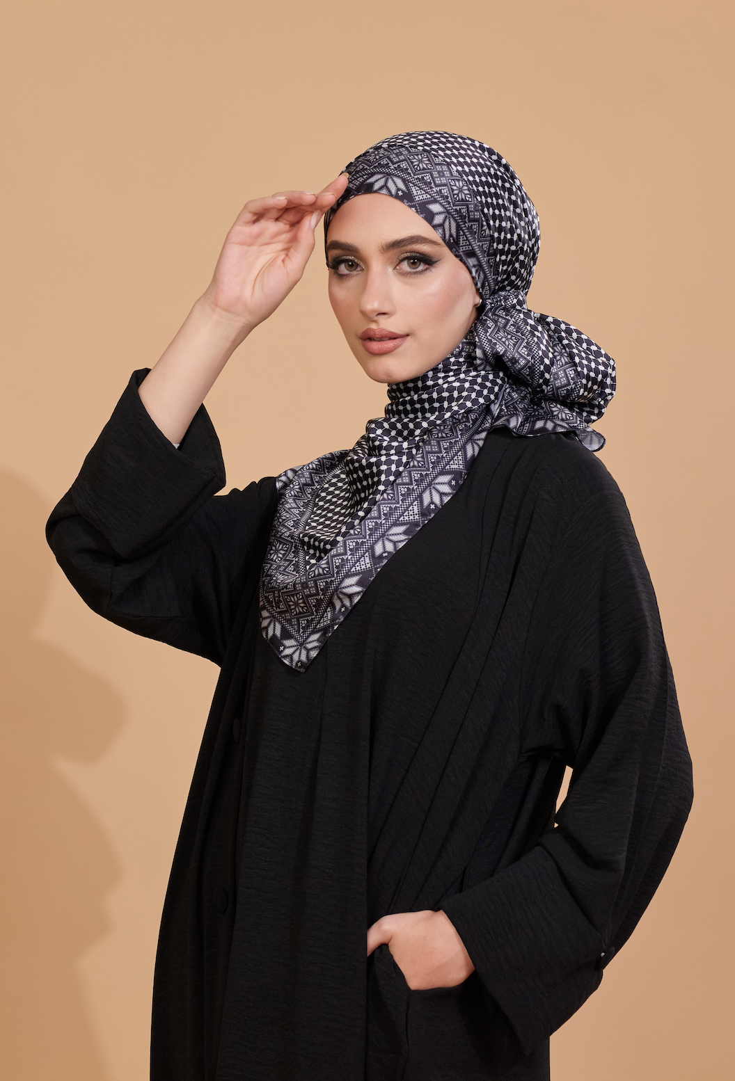 Tatreez Ghutra Shawl in Black