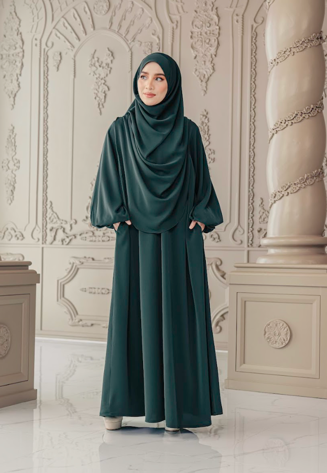 Warda Khimar Umrah Set in Forest Green