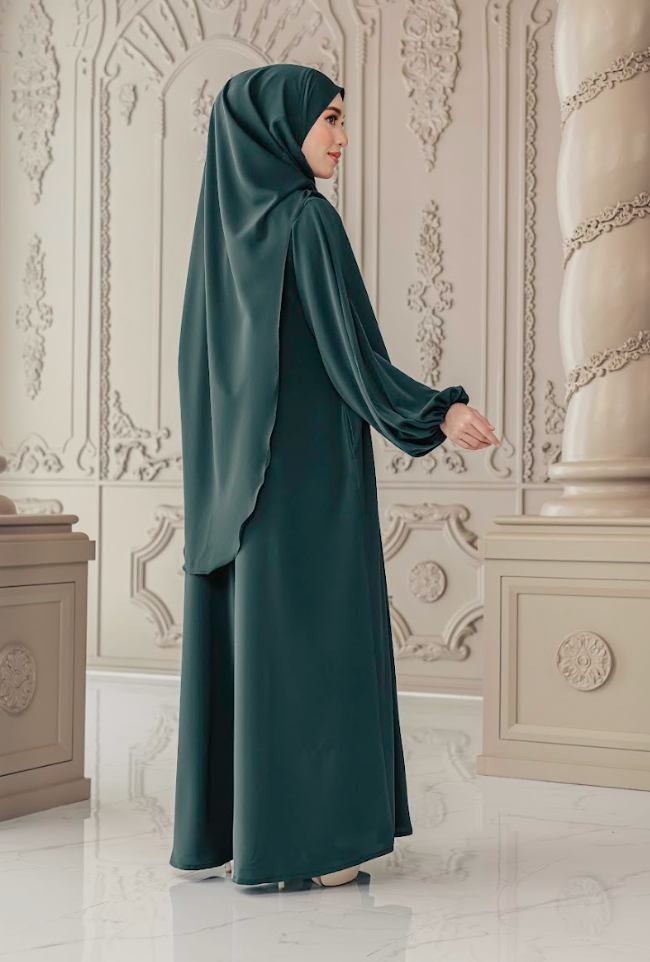 Warda Khimar Umrah Set in Forest Green