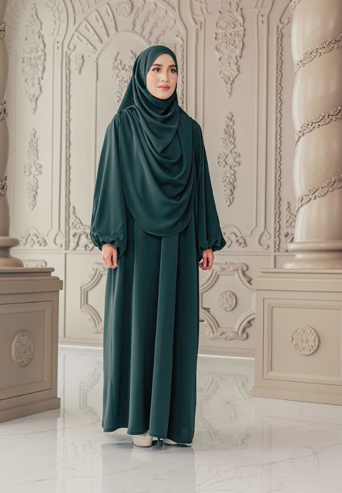 Warda Khimar Umrah Set in Forest Green