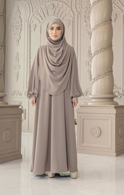 Batch IV : Warda Khimar Set in Taupe