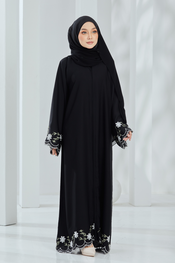 Zeliqa Abaya in Black