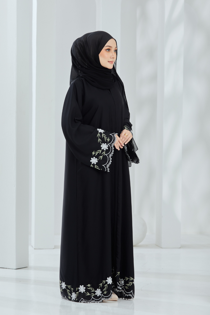 Zeliqa Abaya in Black