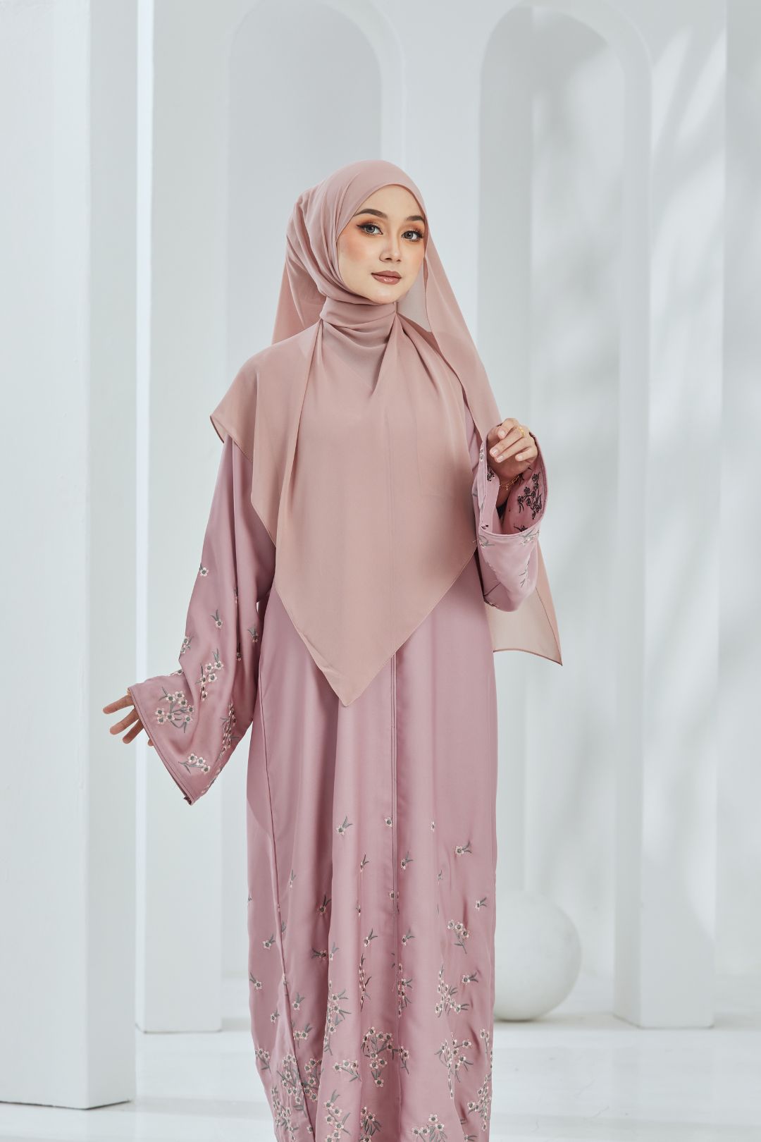 Malia Blossom Abaya in Pink